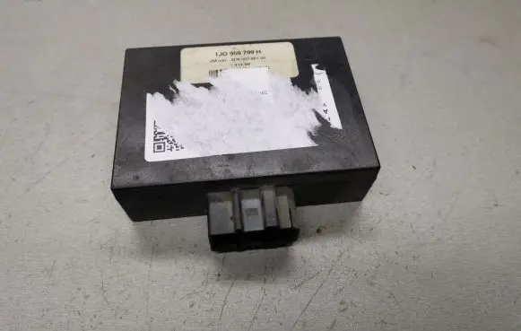 Volkswagen Golf IV Comfort/convenience module 1J0959799H
