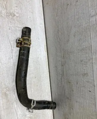 Dacia Sandero III Engine coolant pipe/hose 213557014R