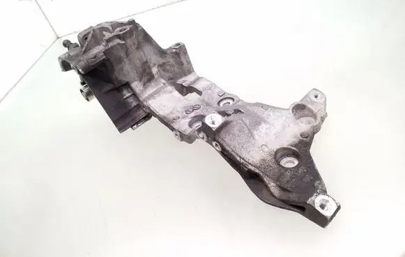 Skoda Octavia Mk3 (5E) Generator/alternator bracket 04L903143B