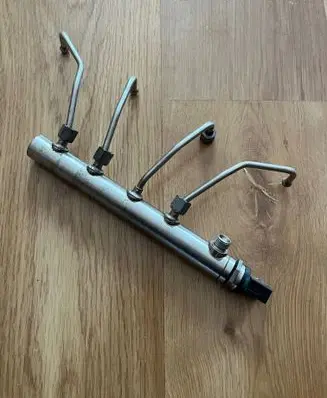 BMW X1 E84 Fuel main line pipe 7585411 13537585411