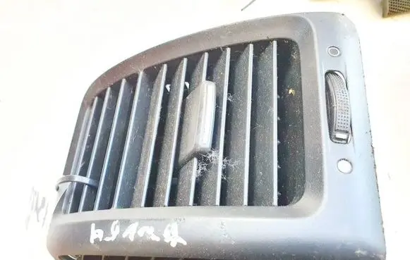 Honda Accord Dash center air vent grill e6165131500 e616-5131-500