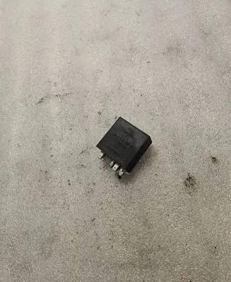Audi A8 S8 D2 4D Other relay 8D0907701A D15502