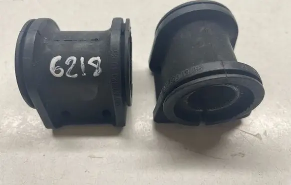 Mercedes-Benz Vito Viano W639 Sway bar bush bracket, front A6393231985 A6393230585 A6393231285