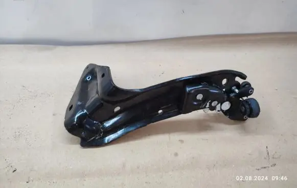 Chrysler Grand Voyager V Sliding door lower roller guide/hinge 