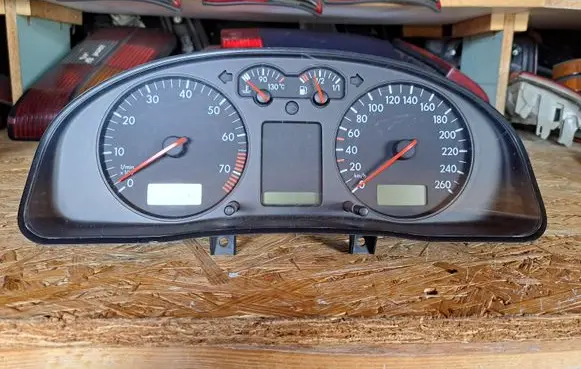 Volkswagen PASSAT B5 Speedometer (instrument cluster) 3B0919881M 110008794024