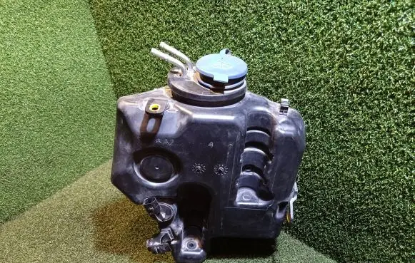 Mercedes-Benz S W222 Windshield washer fluid reservoir/tank A2228690420