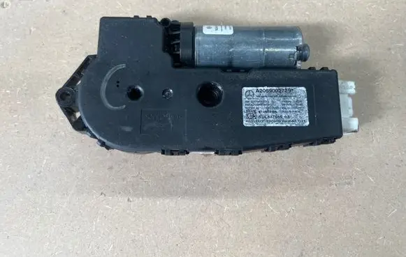 Mercedes-Benz C W205 Sunroof motor/actuator A2059002729 A2059025014 A2059013212