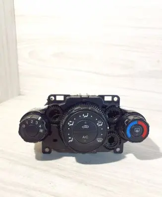 Ford Fiesta Climate control unit 8A6119980AE