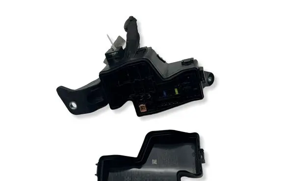 Toyota Yaris Cross Fuse box set 826620D740