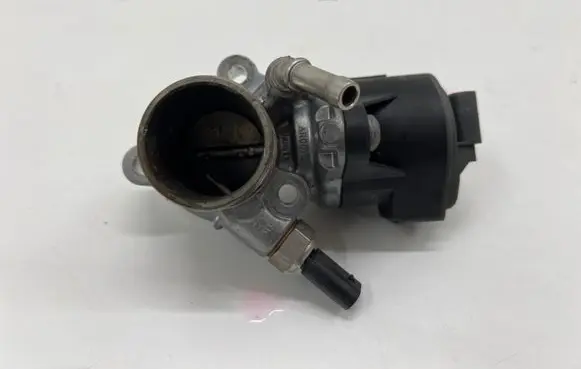 Mercedes-Benz E W213 EGR valve A6541400460