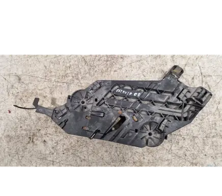 Headlight/headlamp mounting bracket