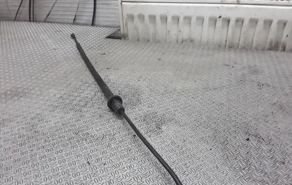 Volkswagen Polo Front door cable line 