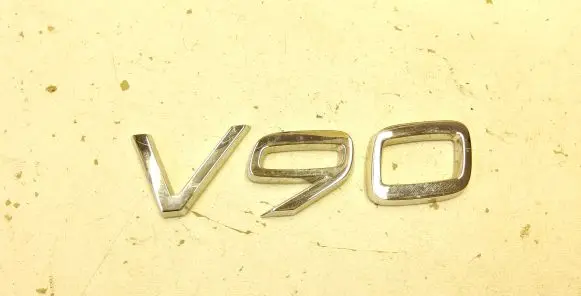 Volvo V90 Cross Country Manufacturers badge/model letters 