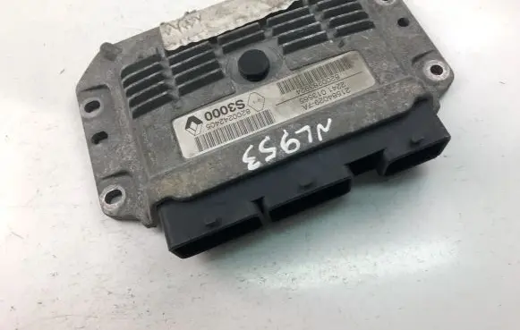 Renault Megane II Engine control unit/module ECU 8200283924 8200242405