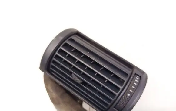 Audi A4 S4 B5 8D Dash center air vent grill 8d1820902b
