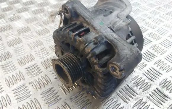BMW 1 E81 E87 Generator/alternator 7802261