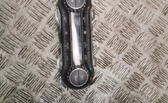 Mercedes-Benz CLA C117 X117 W117 Climate control unit a2469001908