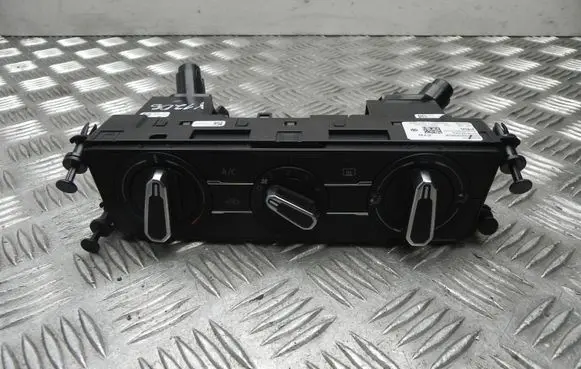 Volkswagen Polo VI Climate control unit 2G2820045K