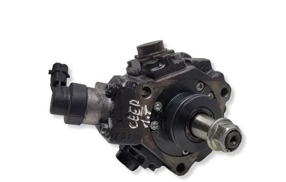 KIA Ceed Fuel injection high pressure pump 0445010206 331002A420 01004408614