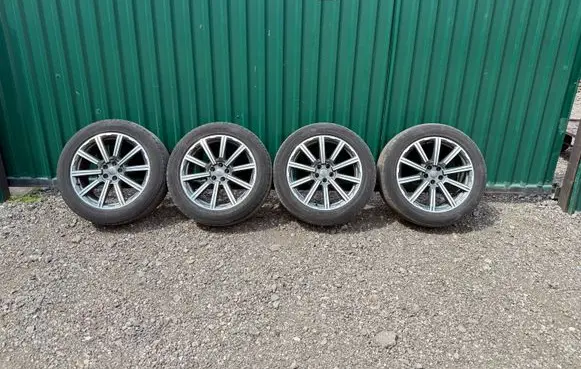 Audi Q7 4M R20 alloy rim 4M0601025AE