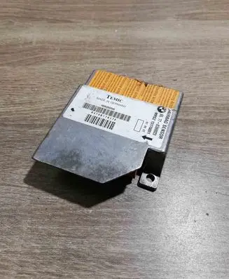 BMW 7 E38 Airbag control unit/module 8369023