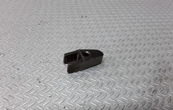 Mercedes-Benz S W220 Fuel Injector clamp holder