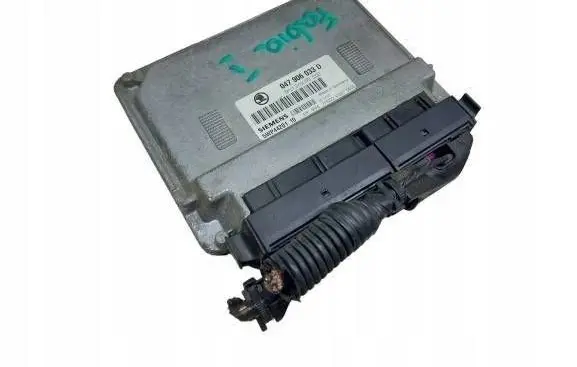 Skoda Fabia Mk1 (6Y) Engine control unit/module ECU 047906033D 5WP4420110
