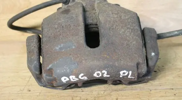 Volkswagen PASSAT B6 Front brake caliper