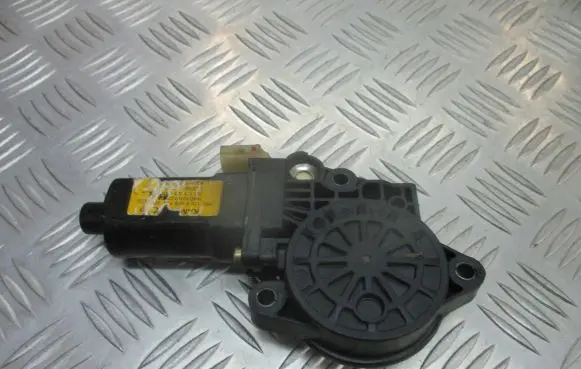 Hyundai Elantra Front door window regulator with motor