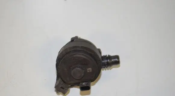 BMW X3 G01 Electric auxiliary coolant/water pump 8840614 64218840614