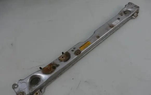 Toyota RAV 4 (XA20) Radiator mount bracket