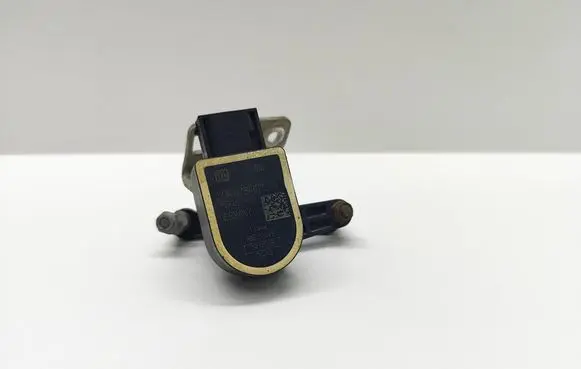 BMW 7 F01 F02 F03 F04 Rear air suspension level height sensor 6752797 675279702 37146752797