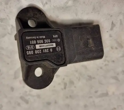 Skoda Octavia Mk2 (1Z) Air pressure sensor 03C906051 0261230095 090325T1659D