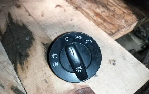 Volkswagen Caddy Light switch 1T0941431C