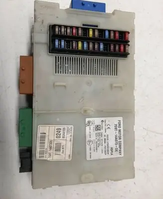 Ford Mondeo MK IV Fuse module 7G9T14A073DE LTQF01125TP 3659AF01125TP