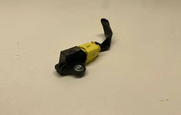 Nissan X-Trail T32 Airbag deployment crash/impact sensor 988303TA0A