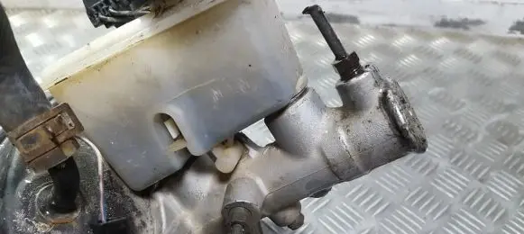 Mazda 323 F Master brake cylinder