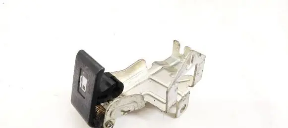 Honda CR-V Fuel tank opening switch 