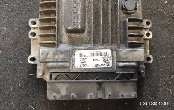 Opel Antara Engine control unit/module 25189813 25184894 28359587