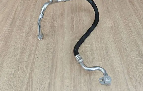 BMW 4 G22 G23 G24 G26 Air conditioning (A/C) pipe/hose 6841354