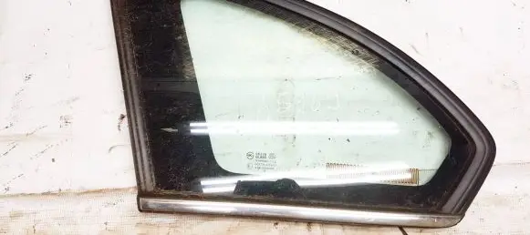 Chevrolet Captiva Rear side window