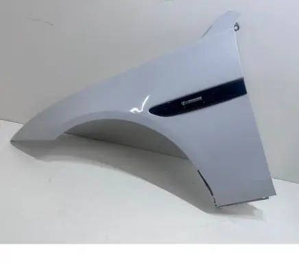 Jaguar XE Fender 