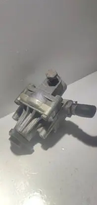 Volvo V70 Power steering pump 7254711