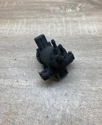 Renault Scenic I Turbo solenoid valve 7700113071