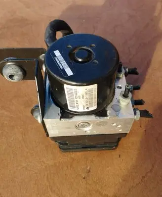 Volvo V40 ABS Pump 31423315