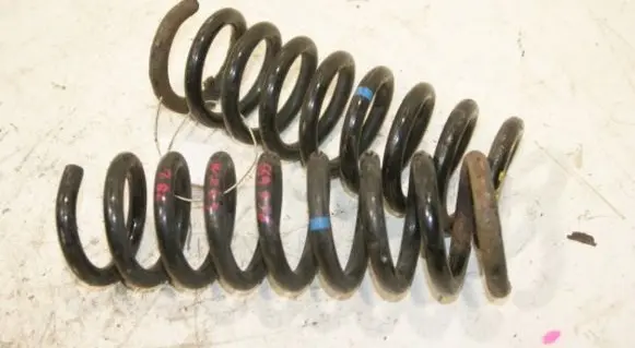 Mercedes-Benz C W203 Rear coil spring A2033240504