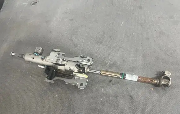 Peugeot 208 I Steering wheel axle