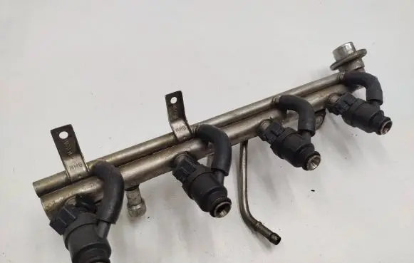 BMW 3 E46 Fuel main line pipe 1435910