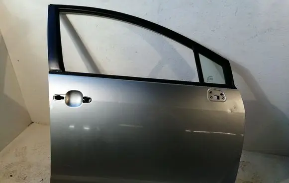 Toyota Corolla Verso AR10 Front door 670010F010