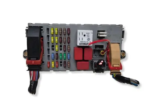 Lancia Delta Fuse module 51826466 51826466CPL